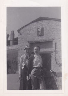 IMG_20230724_0005 Becky poses jauntily with Bamo at Fort Niagara 1957.jpg