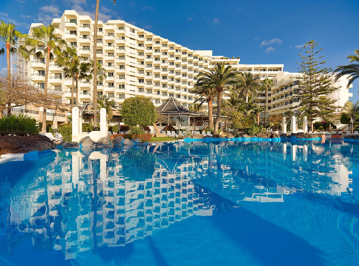 Las Palmeras Pool