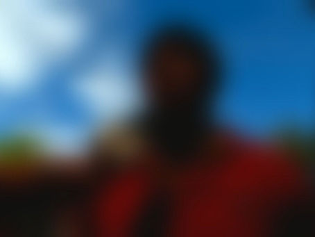 Motorista de aplicativo é sequestrado por passageiros e persegue criminosos para ajudar PM a prendê-los