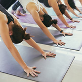 Fliessendes Yoga in Bonstetten Wettswil bei Ricarda Wellauer - sanft bis kraftvoll