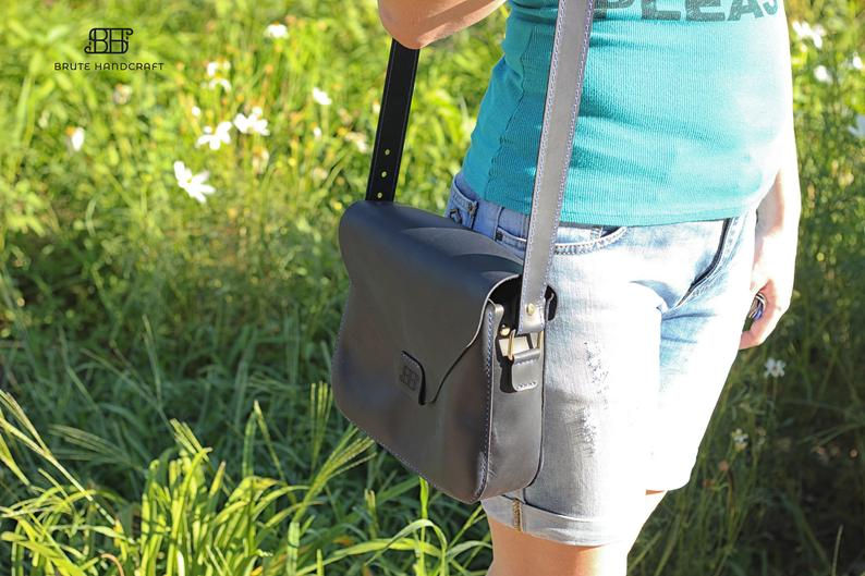 Thumbnail: Personalized leather women minimal handbag (Brute Handcraft)
