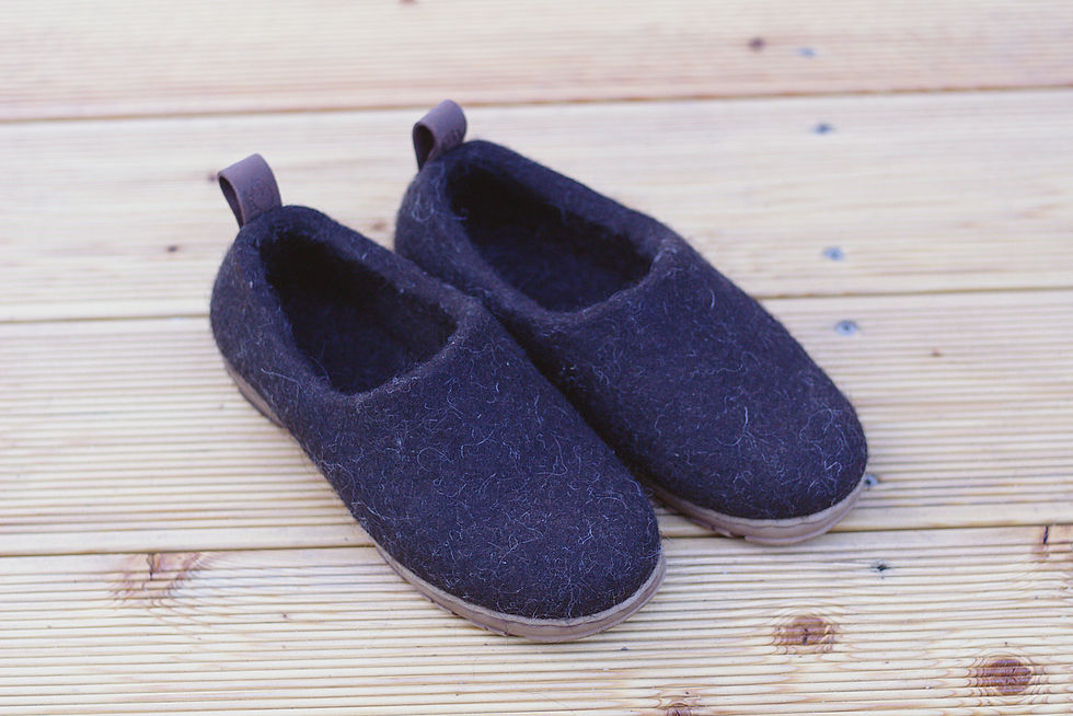 Thumbnail: Dark brown eco friendly shoes (WOOLEN CLOGS)