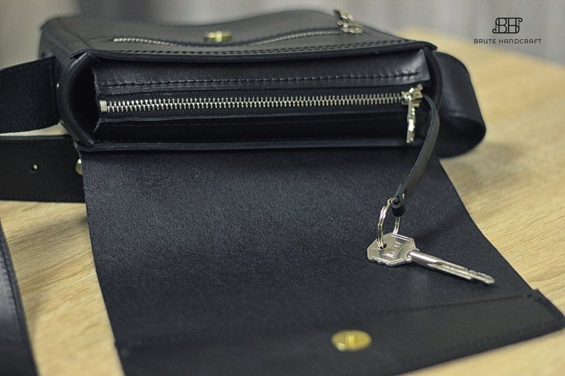 Thumbnail: Personalized italian leather mini messenger bag (Brute Handcraft)
