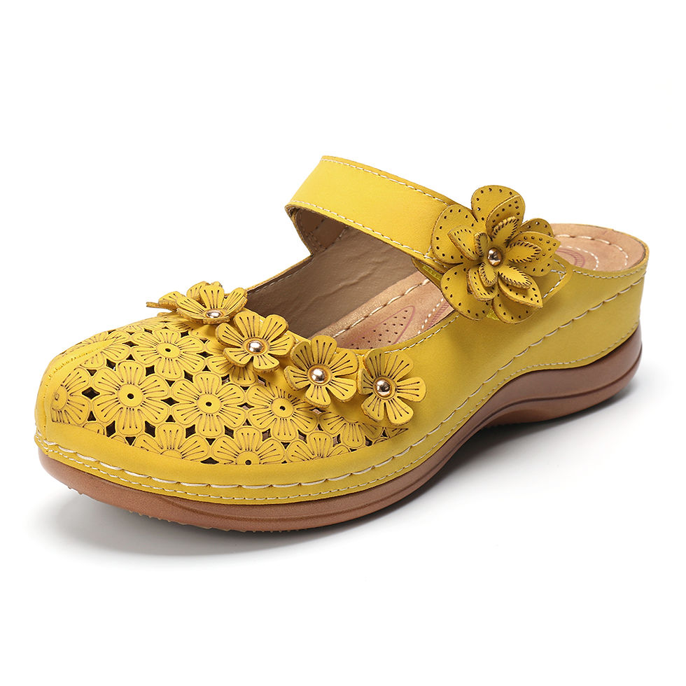 Thumbnail: Flowers Pattern Sandals Hollow Out Soft Sole Shoes (LOSTISY)