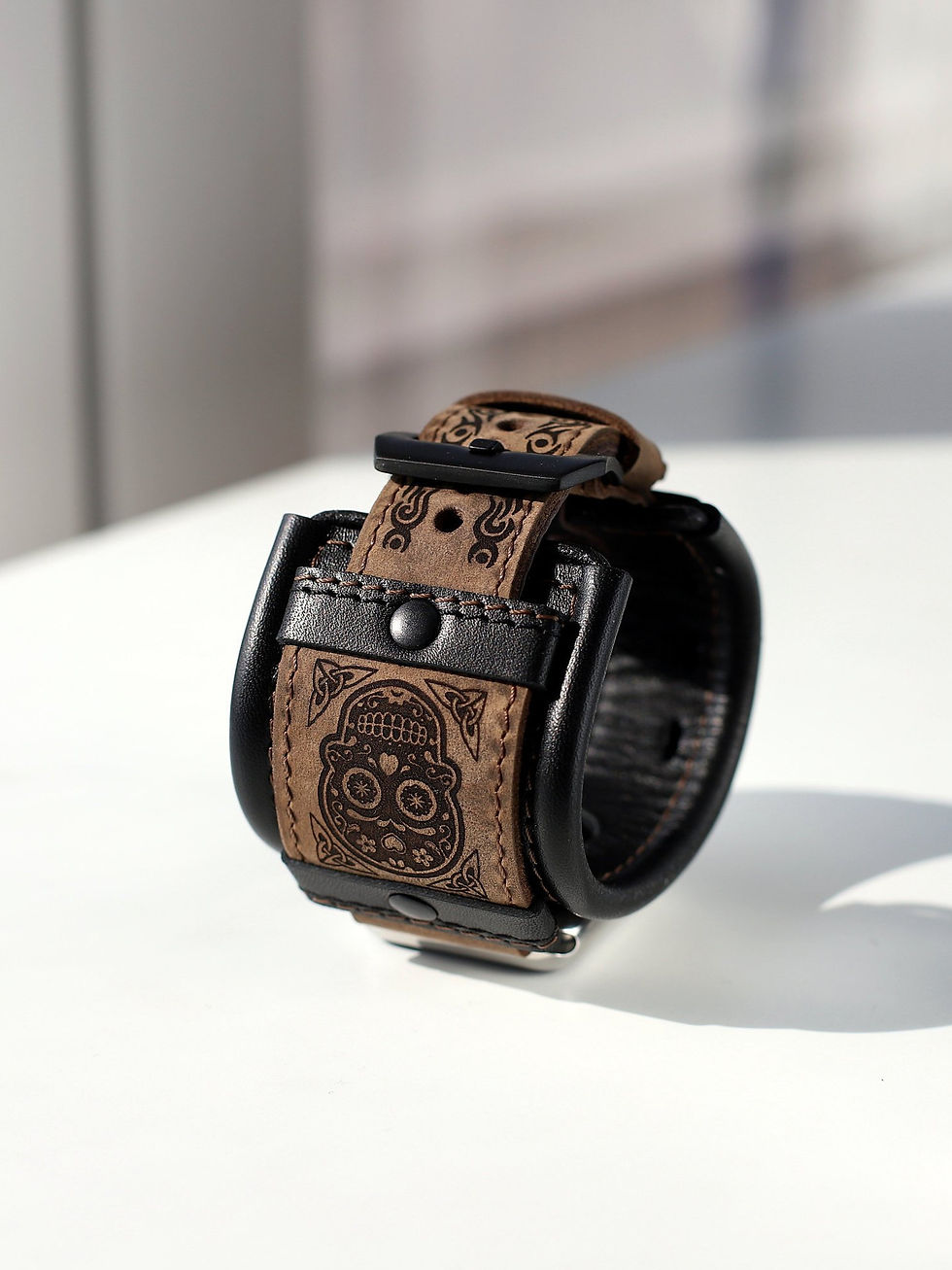 Thumbnail: Apple Watch Strap Black and Brown (DG Anin)