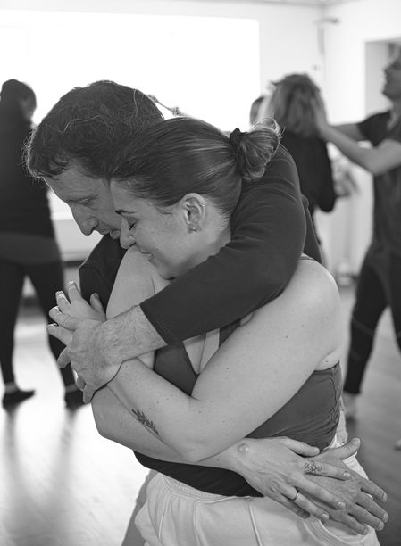 Contact Improvisation Dance Luxembourg