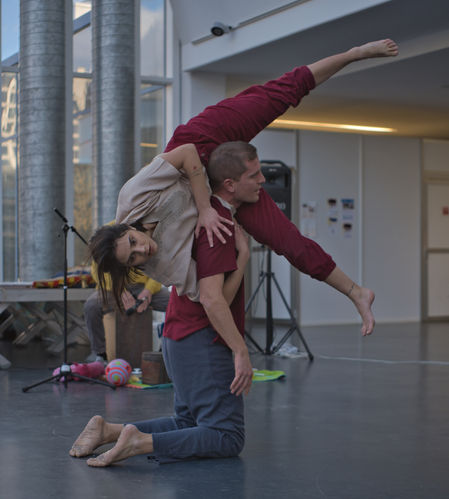 Contact Improvisation Dance Luxembourg