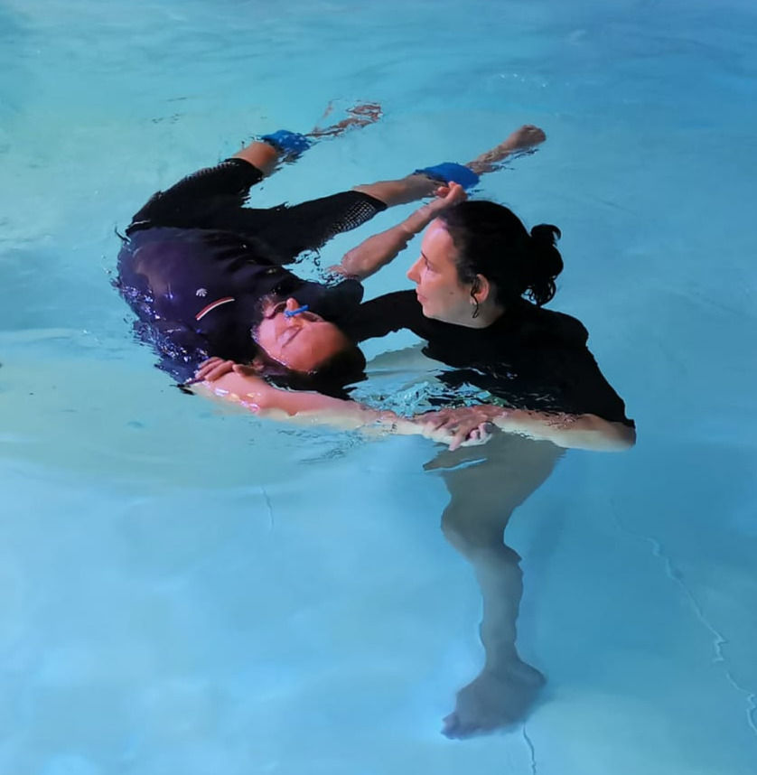 Milly pratique Janzu - Aquathérapie