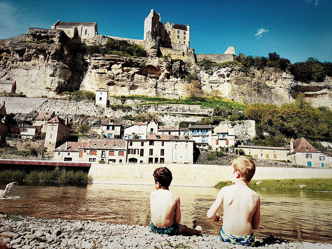 Séjournez dans notre gîte écoresponsable en Dordogne. Nature, biodiversité, calme et authenticité à quelques minutes de Sarlat.