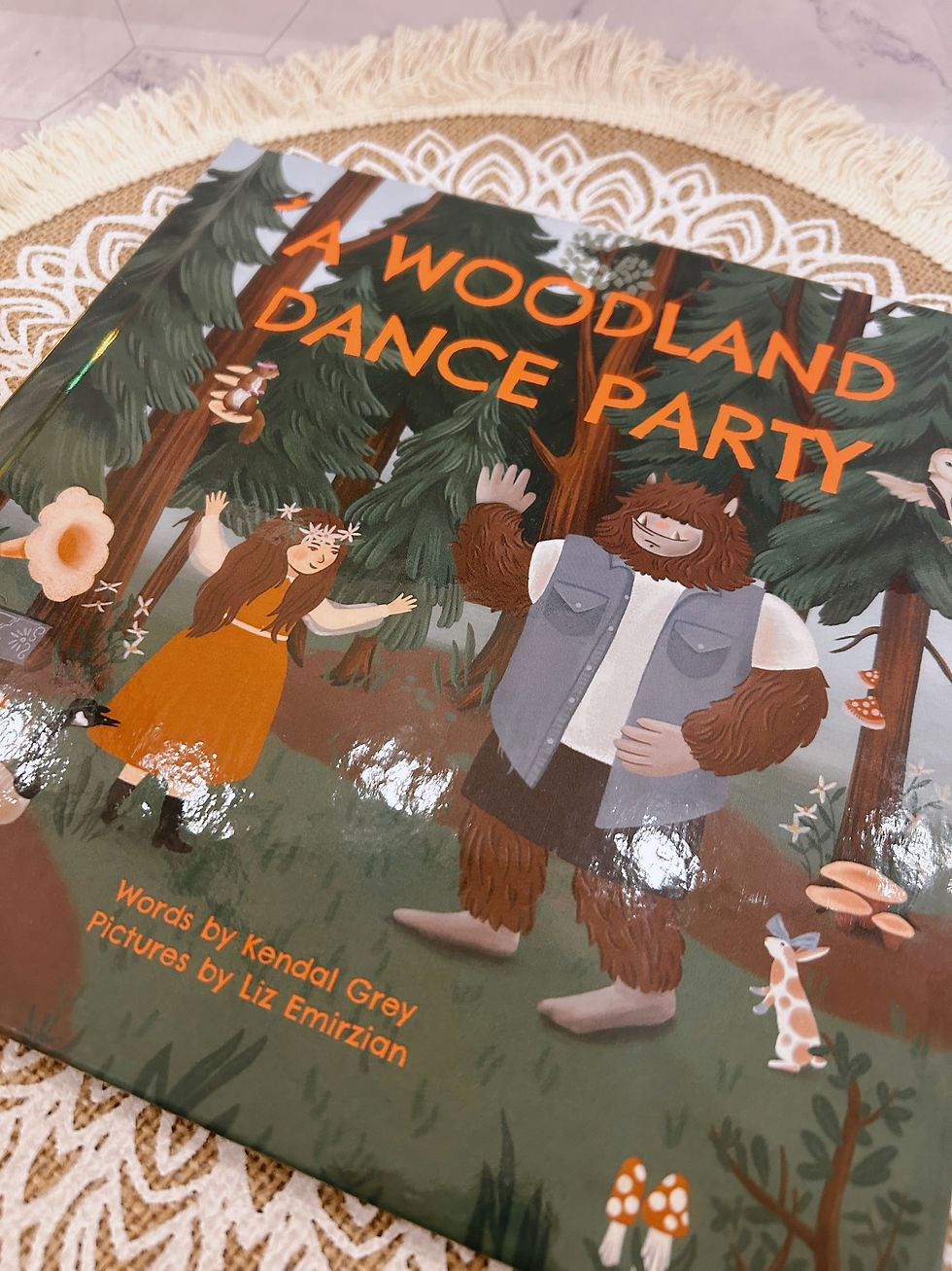 A Woodland Dance Party, Story Book