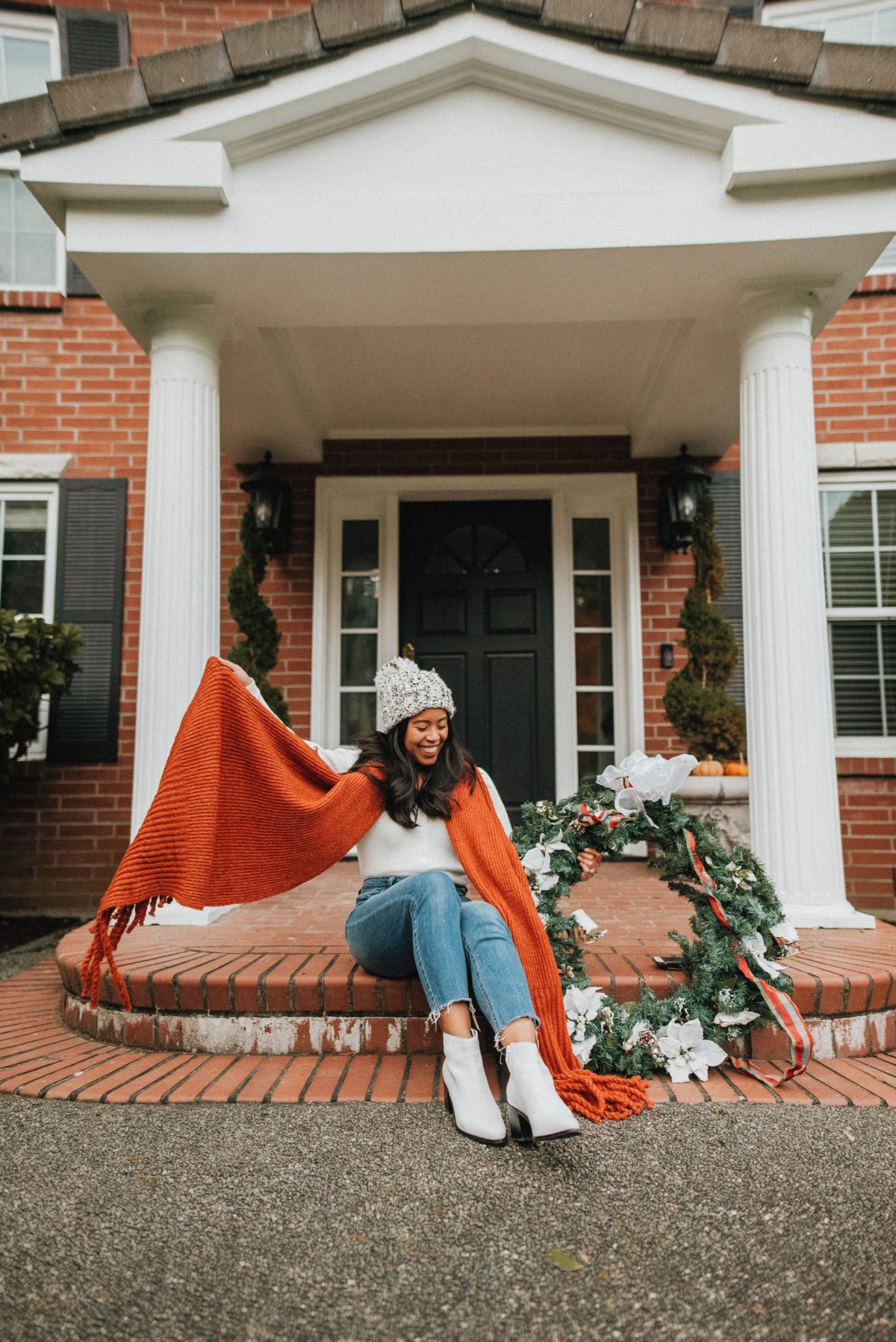 Posing with your Christmas Wreath - image from www.emmasedition.com - copyright @emmasedition