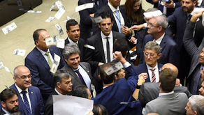Repudiado pela população, Temer se salva com apoio de uma base corrupta e fisiológica na Câmara