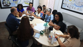 Ato de aposentados(as) garante reunião e compromisso da Reitoria de agilizar a aceleração