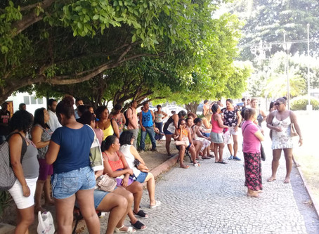 Reitoria descumpre compromissos e terceirizados protestam devido a atraso de salários