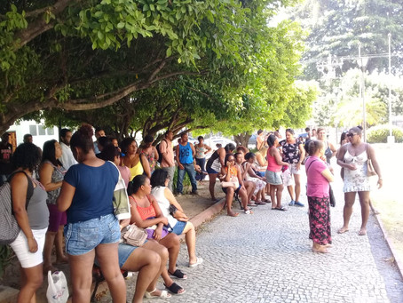 Reitoria descumpre compromissos e terceirizados protestam devido a atraso de salários