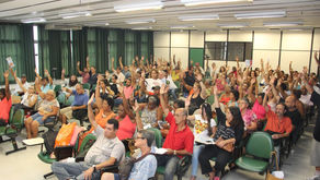 Assembleia lotada aprova dois dias de paralisação e atos.