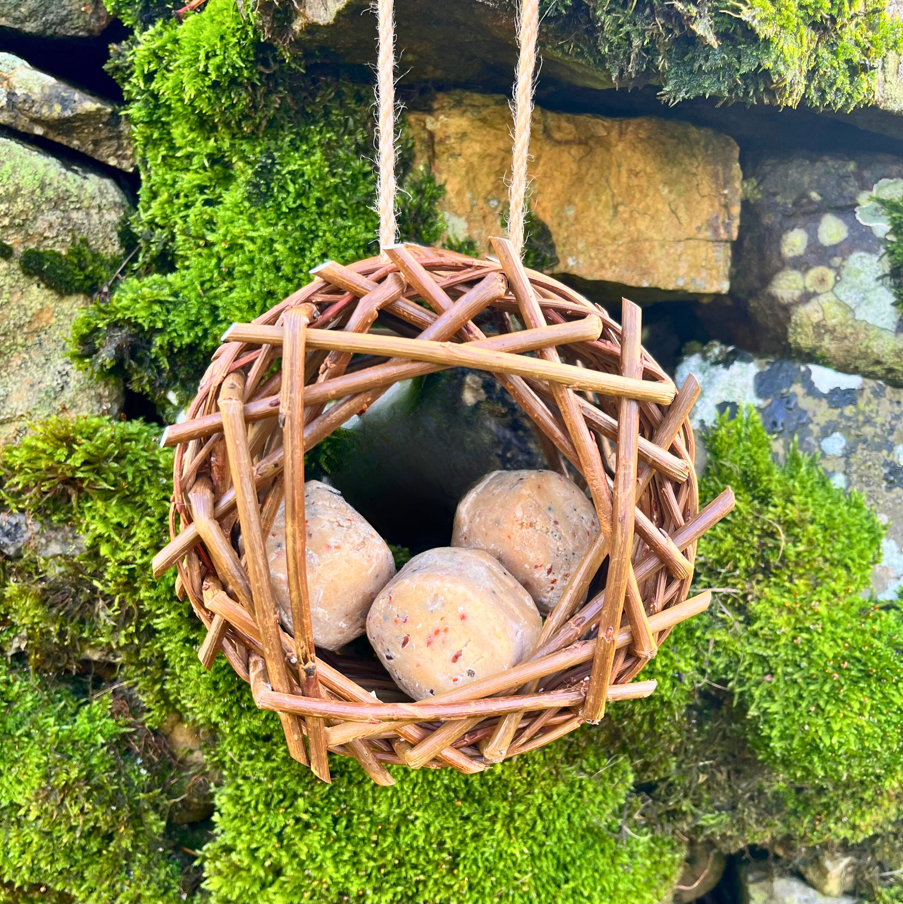 Round willow bird feeder