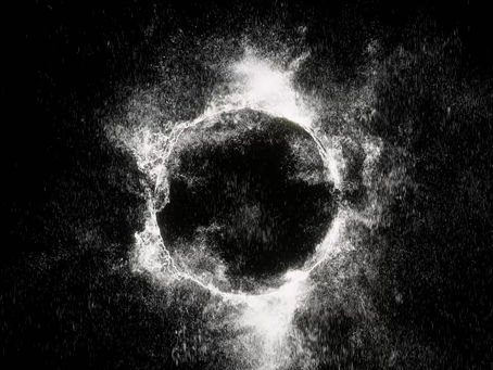 Soleil Noir : Alchimie et Mystique au Cœur de l’Art