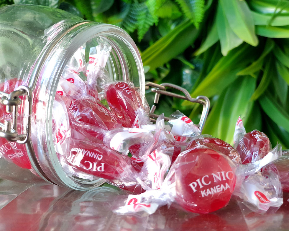 Βάζο με σκληρές καραμέλες κανέλα