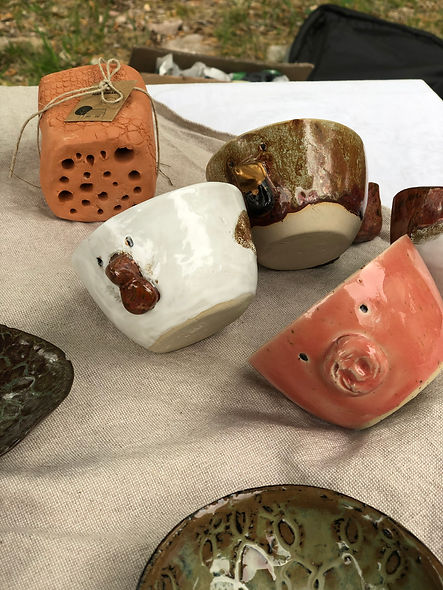 Ceramic Chicken and Pig shaped coffe mugs