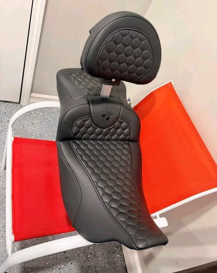 Thumbnail: Saddlemen Road Sofa – Extended Reach (Brand New)