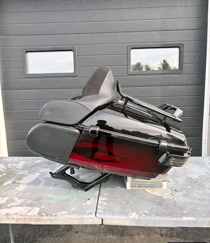 King Tour Pack – 2022 CVO Dante’s Red Fade