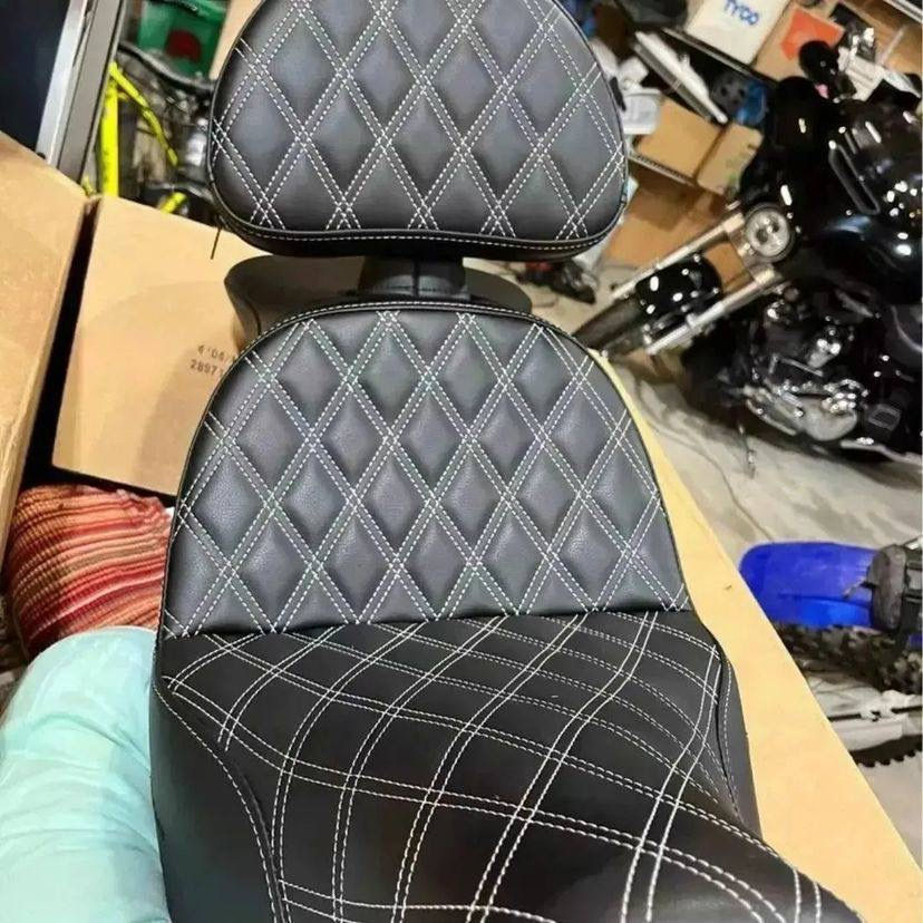 • Diamond stitching and integrated backrest
