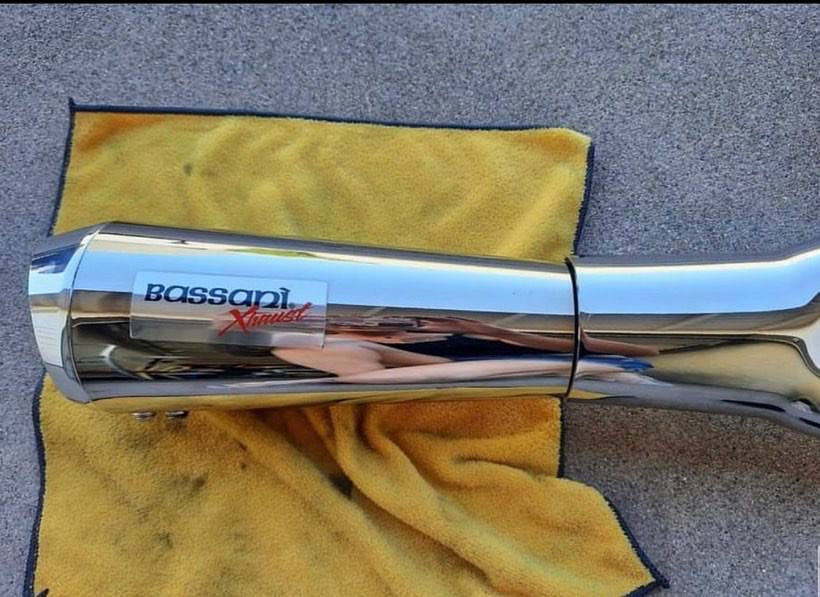Thumbnail: Bassani Road Rage III 2-into-1 mid-length exhaust