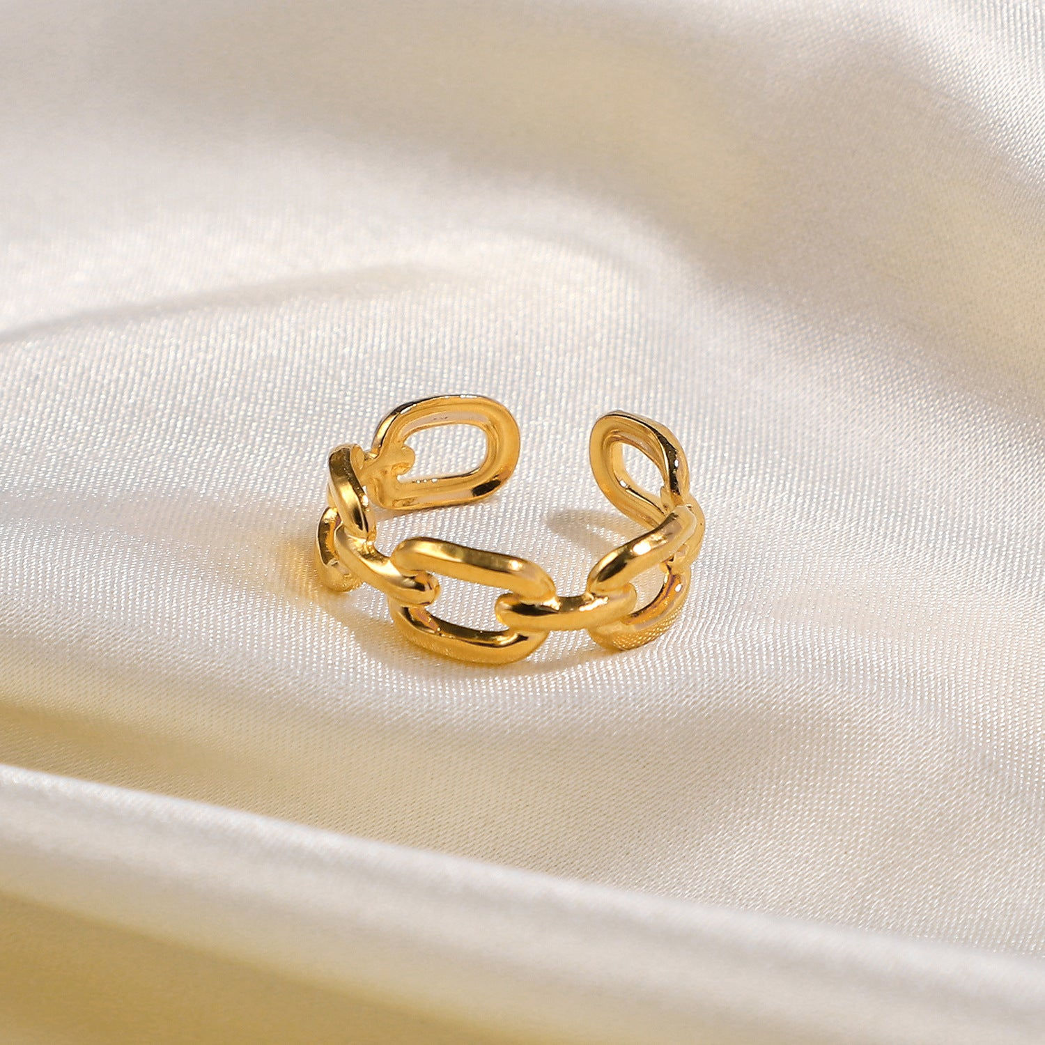 Eden Square Link Ring — view 1