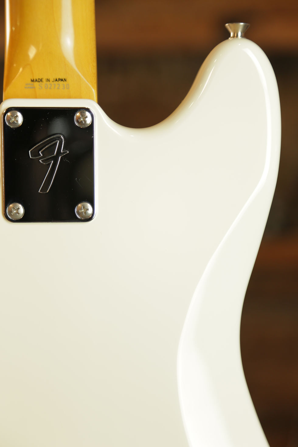 Miniature : Fender Mustang MG69 ’69 Reissue • 1994 • Vintage White • Étui rigide