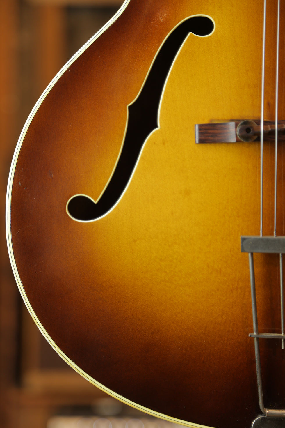 Miniature : Höfner 4550/S Archtop Sunburst – fin des années 1950