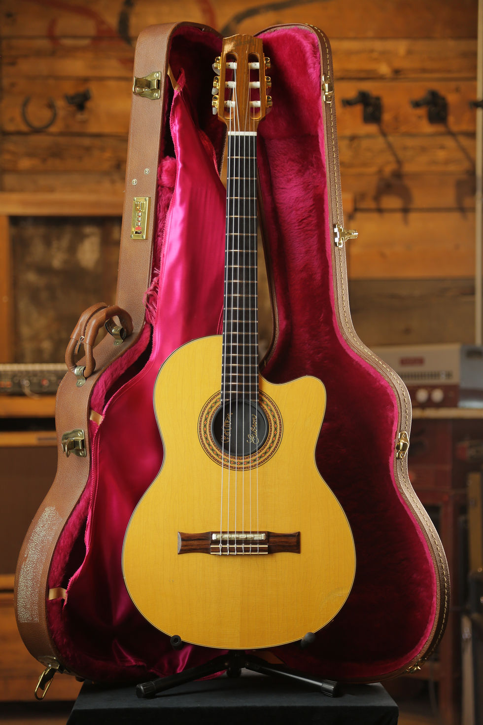 Thumbnail: Gibson Chet Atkins CE 1998 – Natural