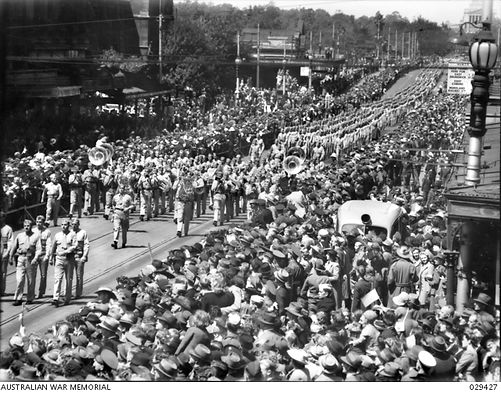 Marines Marchng in Melbourne 1943 Swanst