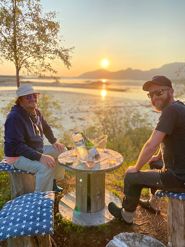 morten og espen på akevitthaugen 2021.heic