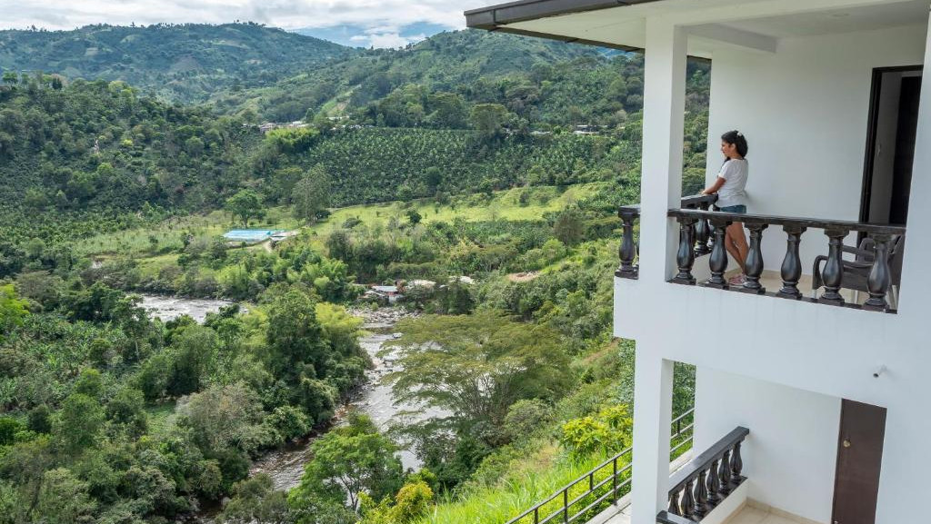 Hotel a la rivera del río Magdalena
