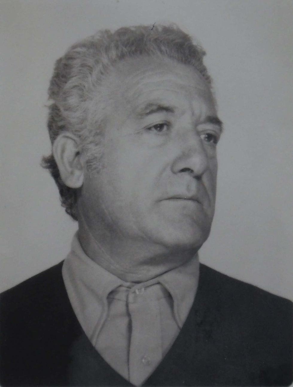 À 60 ans, pour sa carte de vétéran du PCF.