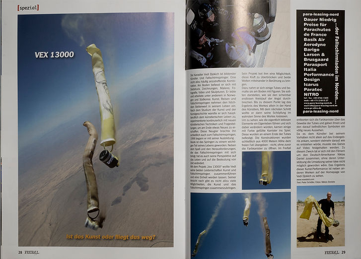 Vex 13 000 Skydive Art Project & Freefal