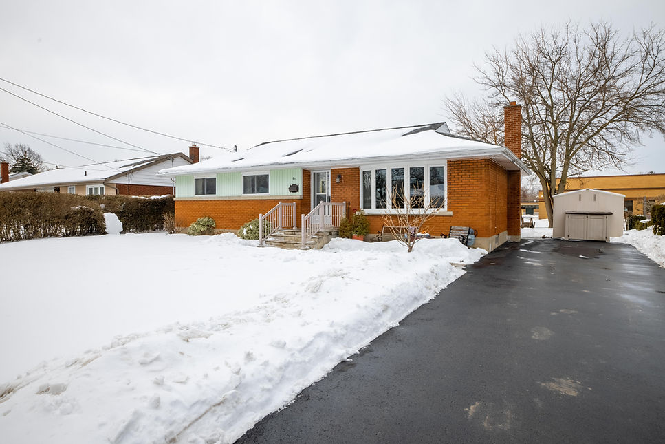 High Res - 87 Royal Manor Dr, St. Catharines, ON - Mary Jo Madera (McGarr Realty)-1.jpg