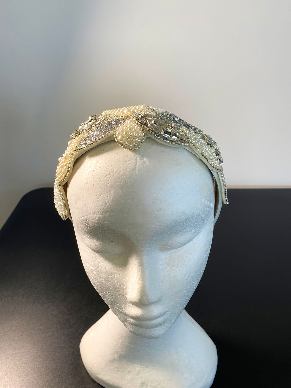 Thumbnail: H021 silver diamante & pearl headband