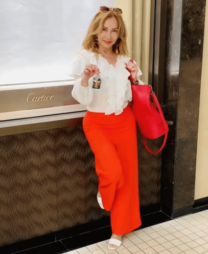 smiling-helena-del-pilar.gif