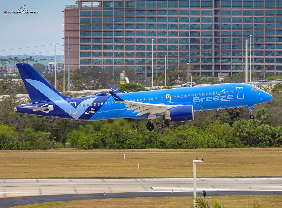 Breeze Airways A220-300 © Will Lukas