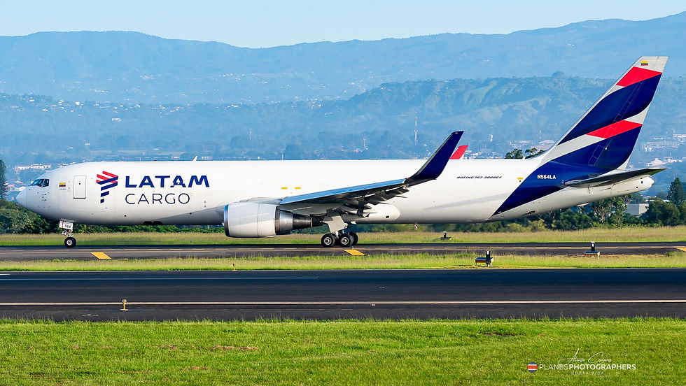 LATAM Cargo © Alonso Cisneros