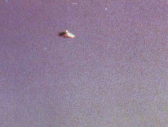 UFO from same incident as above, with spheres clearly visible