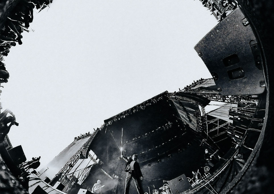 Cage the Elephant lead singer performing live on stage, concert photography by Maxwell Thomason