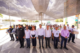 Carlos Peña Ortiz entrega uniformes y equipo táctico a policías viales y Guardia Estatal en Reynosa