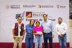 Entrega de becas Rita Cetina beneficia a más de 32 mil estudiantes en Reynosa