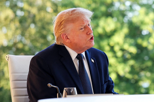 Trump desmiente a Vance y rechaza que EE.UU. financie reconstrucción de Irán