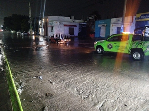 Tormenta provoca inundaciones y cierres viales en San Luis Potosí