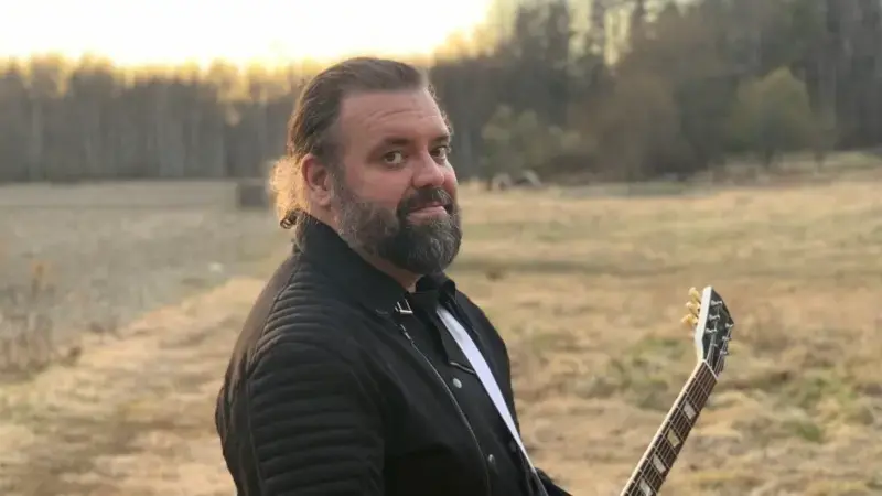 Gtarzee – Melodioiden moniottelija ja genrerajojen rikkoja