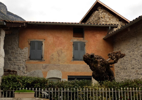 maison de Craponoz.jpg